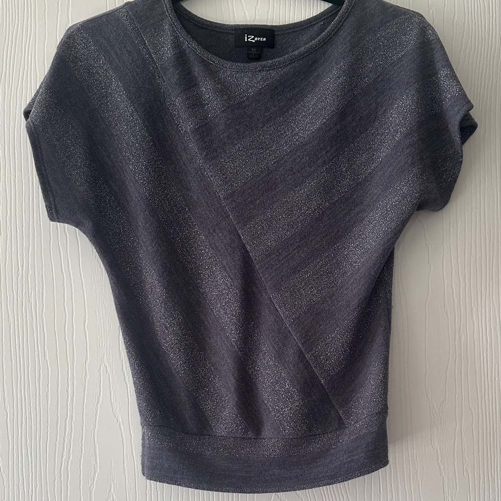 Iz Byer Women's Shimmering Gray Short Sleeve Top